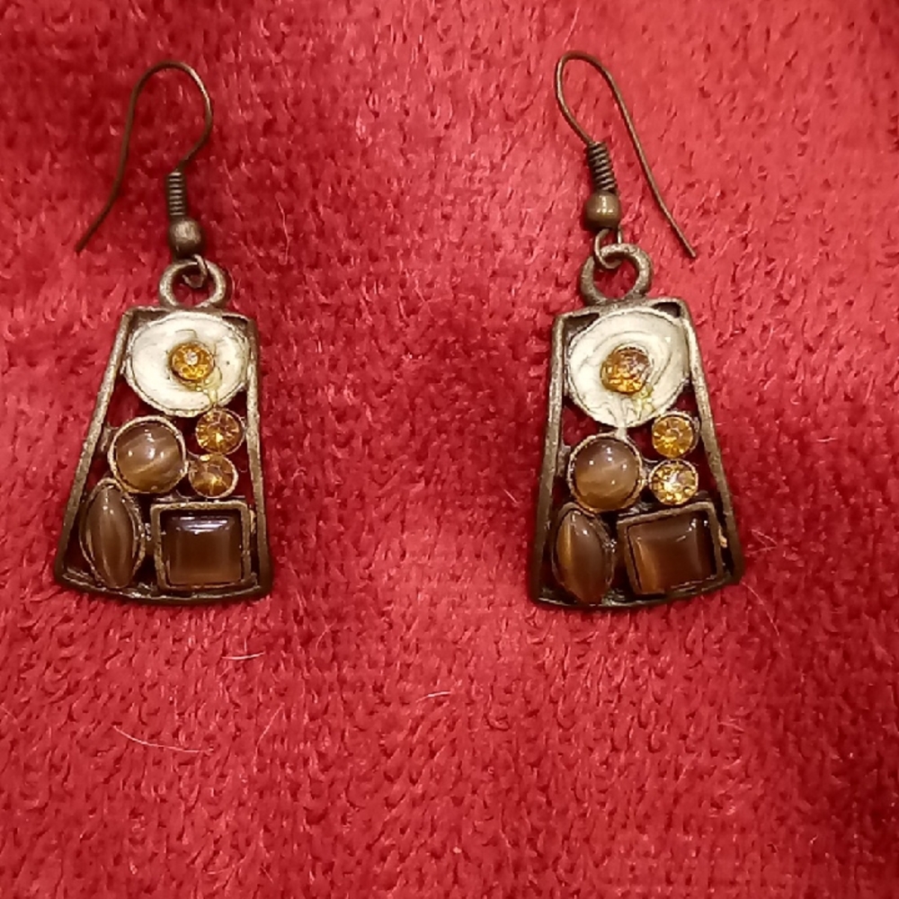 Elegant Brown and Gold Earrings
